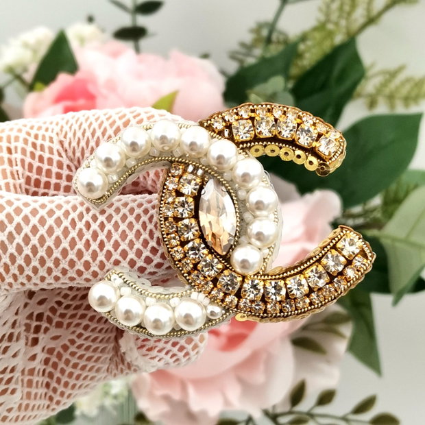 Rezervat Broșa - Chanel Pearls and Gold crystals