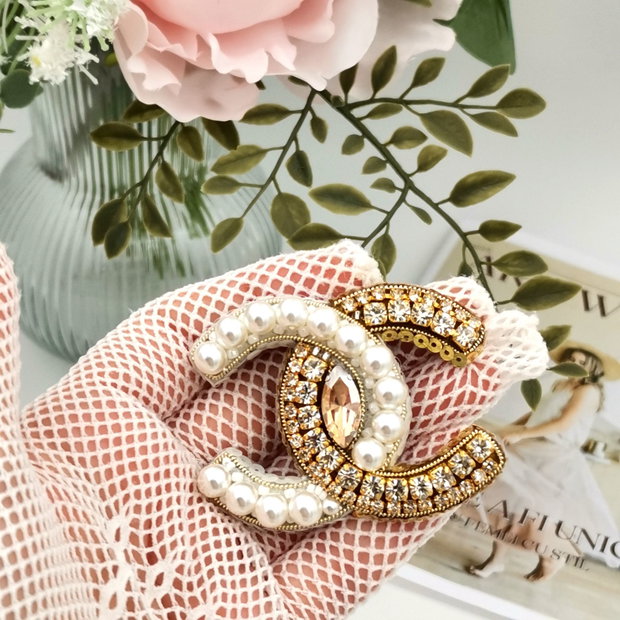 Rezervat Broșa - Chanel Pearls and Gold crystals