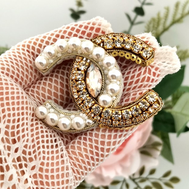 Rezervat Broșa - Chanel Pearls and Gold crystals