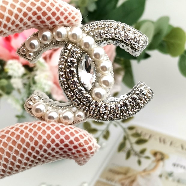 Broșa - Chanel Pearls and Silver crystals