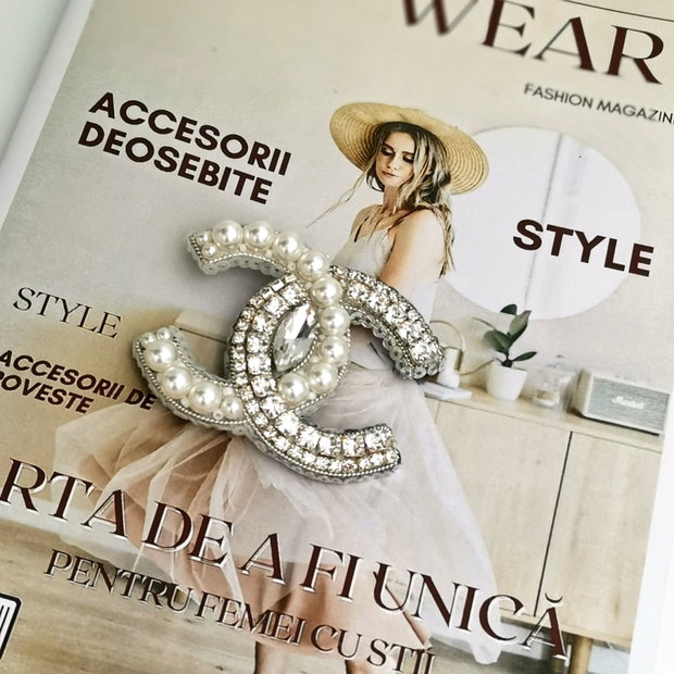 Broșa - Chanel Pearls and Silver crystals