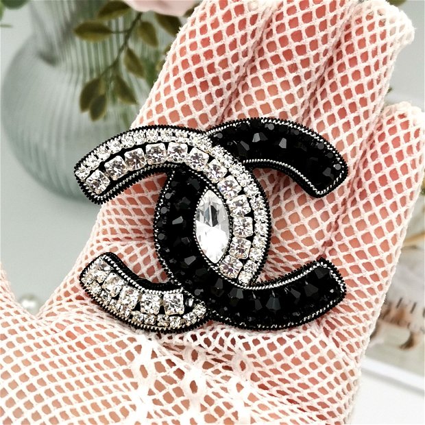 Broșa - Chanel Black and Silver crystals