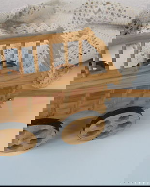 Car din lemn