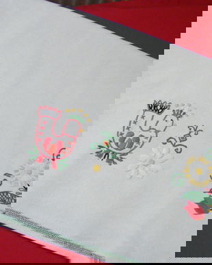 Fata de masa brodata