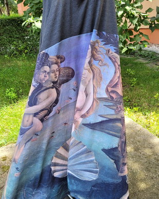 Rochie pictată în vânt