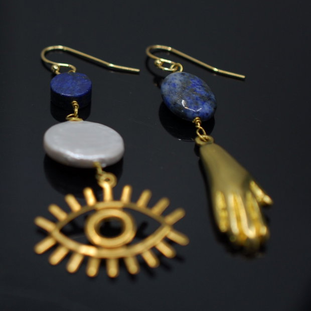 Cercei asimetrici din alama si perle, cercei lungi, cercei statement, cercei handmade