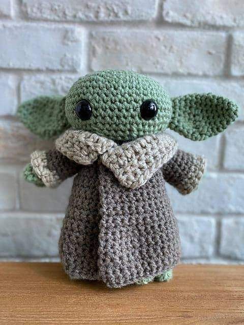 Jucarie crosetata Baby Yoda, Baby Yoda, Papusa crosetata Baby Yoda, Grogu, Papusa Baby Yoda, Jucarie Baby Yoda, Star Wars, Baby Yoda de plus