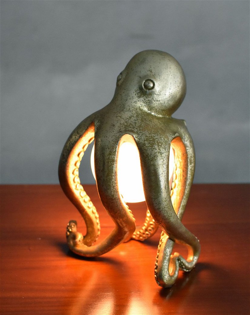 Lampa de masa cu o caracatita