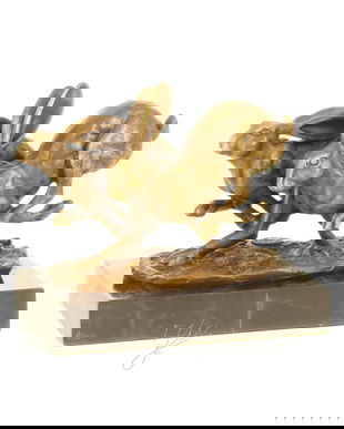 Doi iepuri alergand-statueta din bronz cu un soclu din marmura