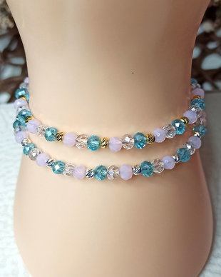 Brățări reglabile cu cristale colorate si biluțe argint 925 si biluțe argint 925 placate aur 14K, de 3mm.