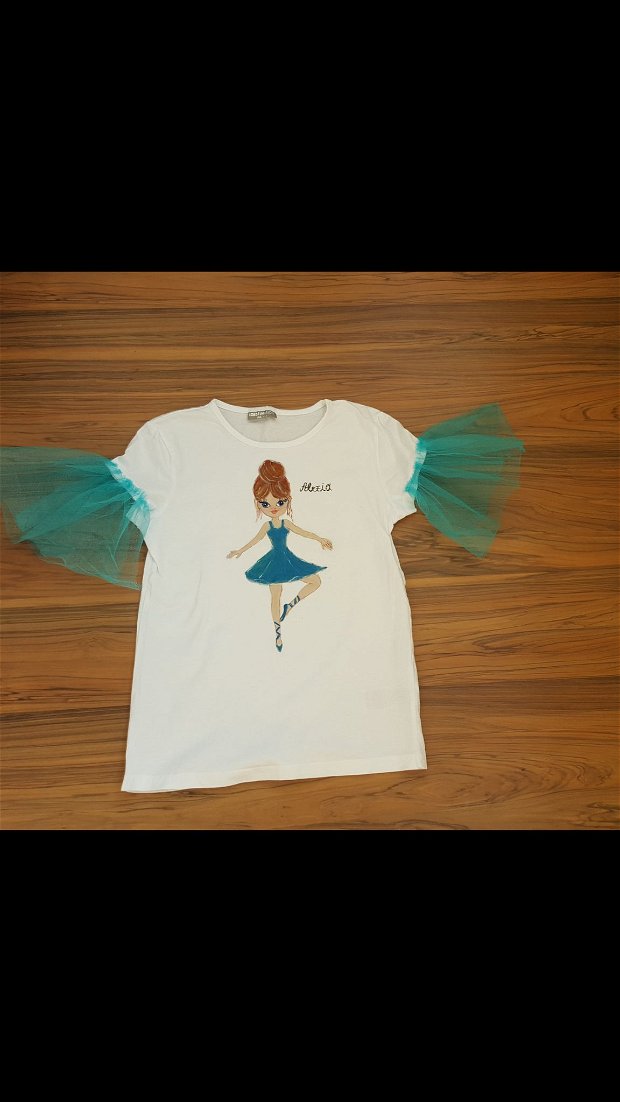 Tricou pictat manual cu balerina/tricou balerina cu aplicatii de tulle