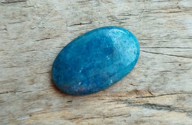 Cabochon apatite, 30x19x5 mm