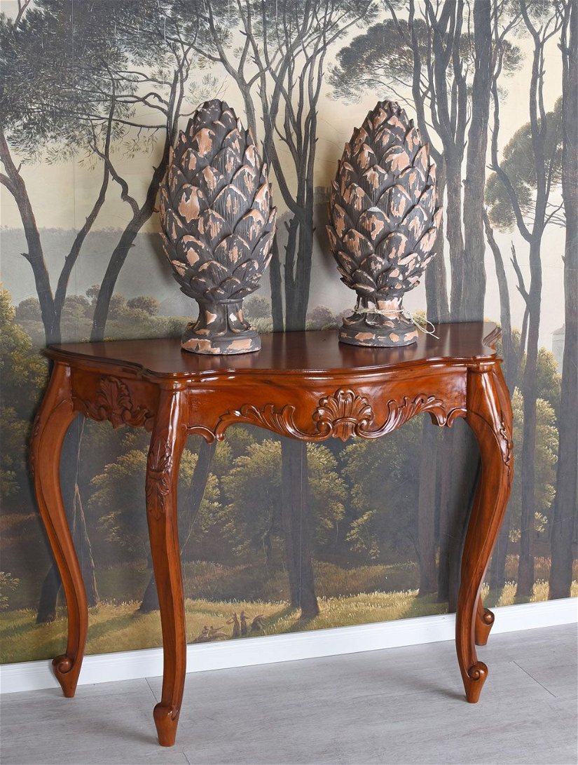 Consola din lemn mahon cu decoratiuni deosebite