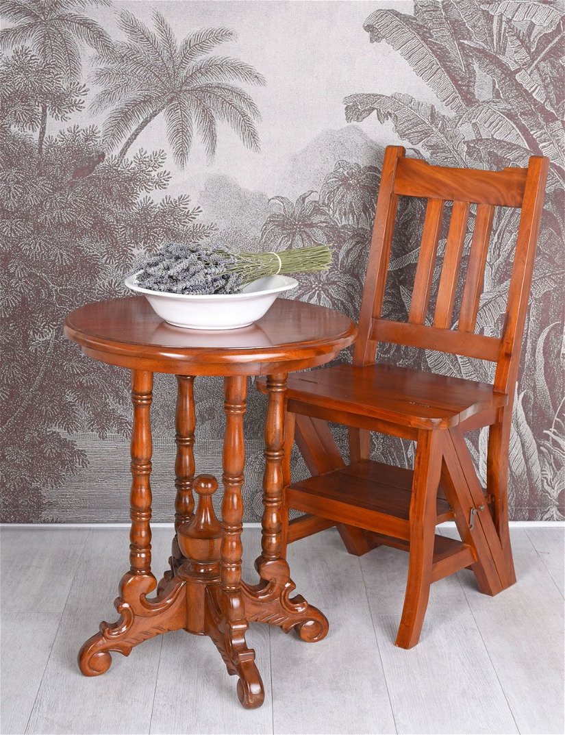 Masa din lemn mahon cu decoratiuni deosebite