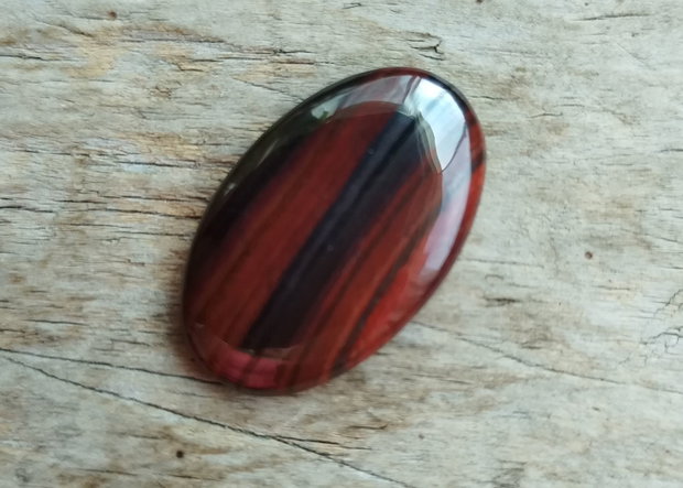 Cabochon pirita in jasp rosu, 28x18x4.5 mm
