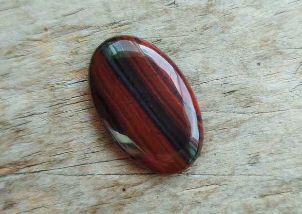 Cabochon pirita in jasp rosu, 28x18x4.5 mm