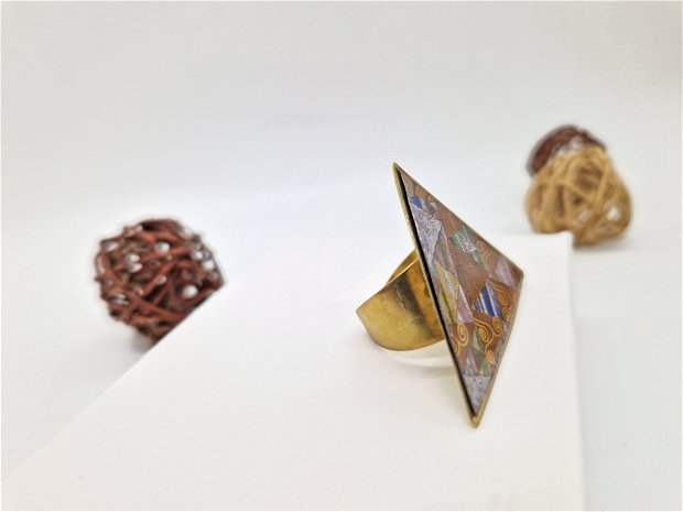 Inel "Triunghiuri" facut manual din cutii metalice reciclate si alama