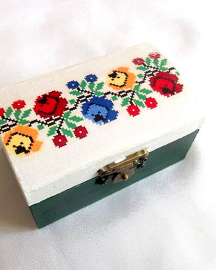 cutie lemn decorata cu motiv traditional 43633