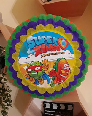 Piñata piniata Super Zings