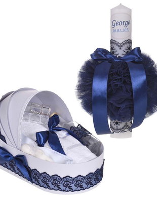 Lumanare botez personalizata si trusou botez in landou, decor dantela Bleumarine