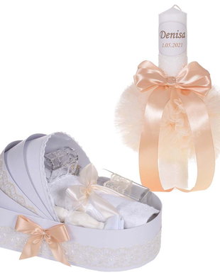 Lumanare botez personalizata si trusou botez in landou, decor dantela Ivoire