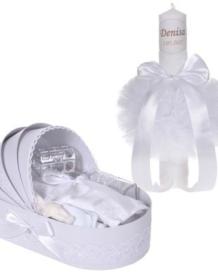 Lumanare botez personalizata si trusou botez in landou, decor dantela Alb