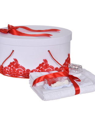 Set trusou botez si cutie trusou, dantela si fundita, decor elegant Rosu