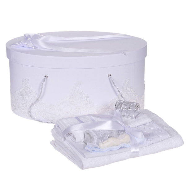 Set trusou botez si cutie trusou, dantela si fundita, decor elegant Alb