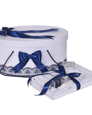 Set trusou botez si cutie trusou, dantela si fundite, decor Bleumarine