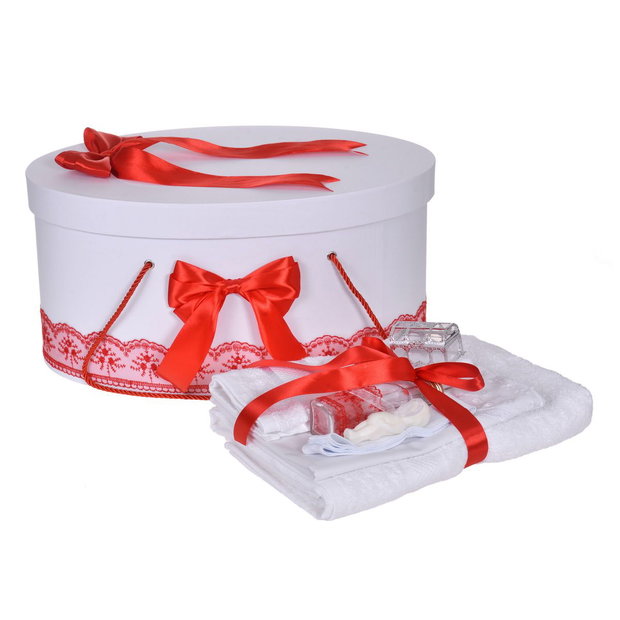 Set trusou botez si cutie trusou, dantela si fundite, decor Rosu