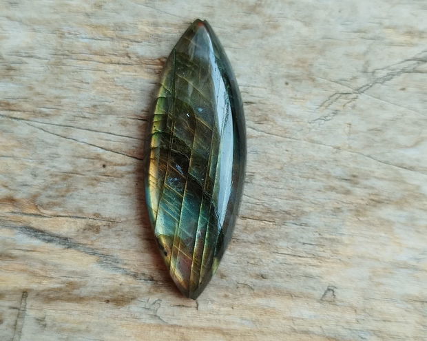 Cabochon labradorit, 47x18x7 mm