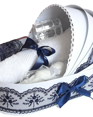 Trusou botez landou, trusou botez elegant decorat cu decor Bleumarine
