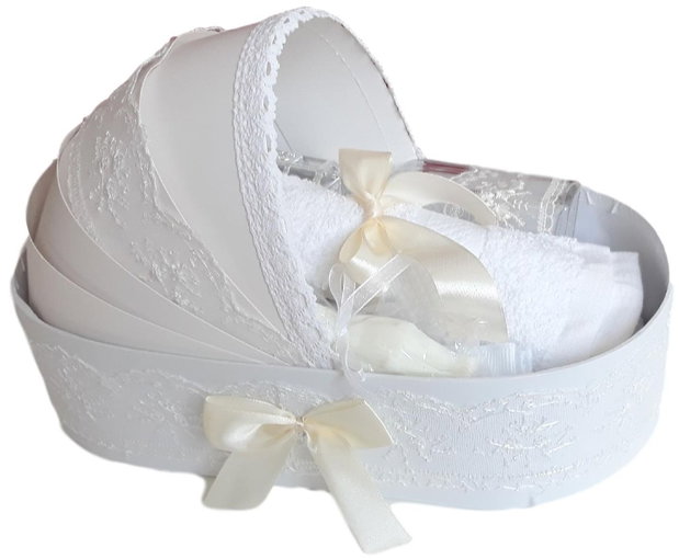 Trusou botez landou, trusou botez elegant decorat cu dantela si fundite, decor Ivoire - crem