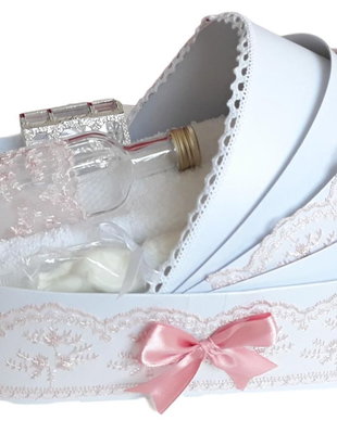 Trusou botez landou, trusou botez elegant decorat cu dantela si fundite, decor Roz prafuit