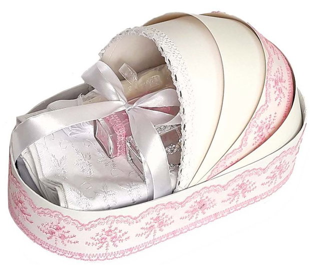 Trusou botez complet landou, trusou botez elegant decorat cu dantela si fundite, decor Roz