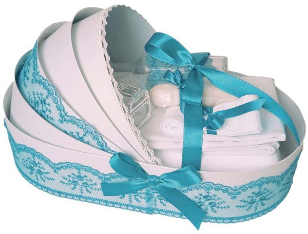 Trusou botez complet landou, trusou botez elegant decorat cu dantela si fundite, decor Turcoaz