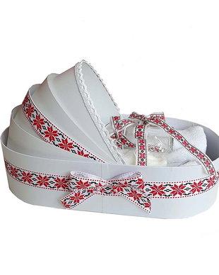Trusou botez complet landou, trusou botez popular decorat cu dantela si fundite Traditionale, decor Rosu, Trusou botez traditional