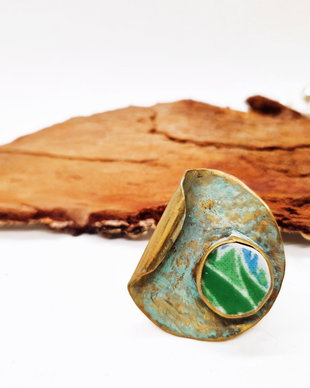 Inel "Porcelain green" dintr-un ciob de portelan