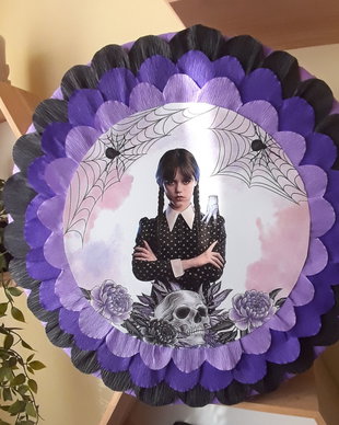 Piñata piniata Wednesday Adams
