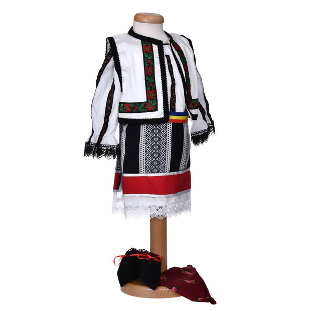 Set hainute botez traditional fetita, trusou si lumanare, decor traditional popular, set botez cu motive nationale, set botez national