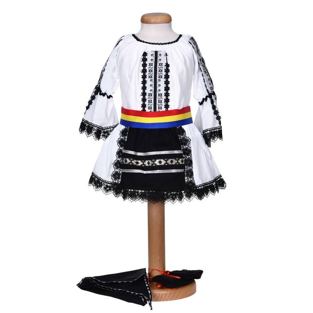 Set hainute botez traditional fetita, trusou si lumanare, decor traditional popular, set botez cu motive nationale, set botez national