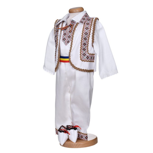 Set hainute botez traditional baiat, trusou si lumanare, decor traditional popular, set botez cu motive nationale, set botez national