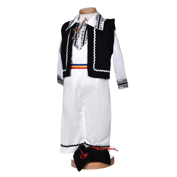 Set hainute botez traditional baiat, trusou si lumanare, decor traditional popular, set botez cu motive nationale, set botez national