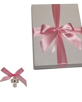 Cruciulite botez dantelate roz si cutie cadou, set 50 cruciulite decorate