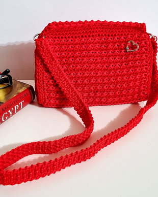 Geanta Crosetata Rosie, cu accesoriu Inima