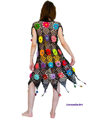 Vestă lungă croșetată manual cu 35 flori 3D multicolore  vestă neagră damă