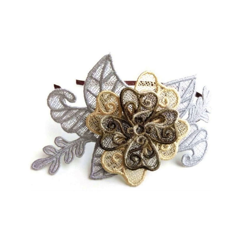 Cordeluta floral fascinator