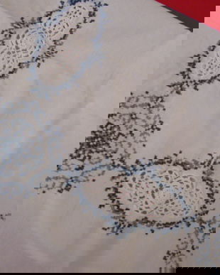 Napron cu broderie si dantela