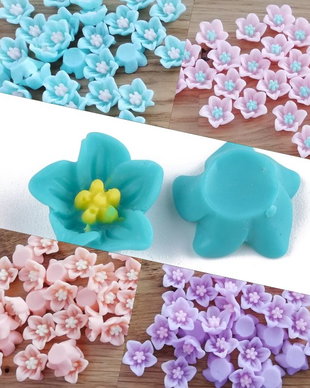 Floare cabochon de rasina, culori asortate