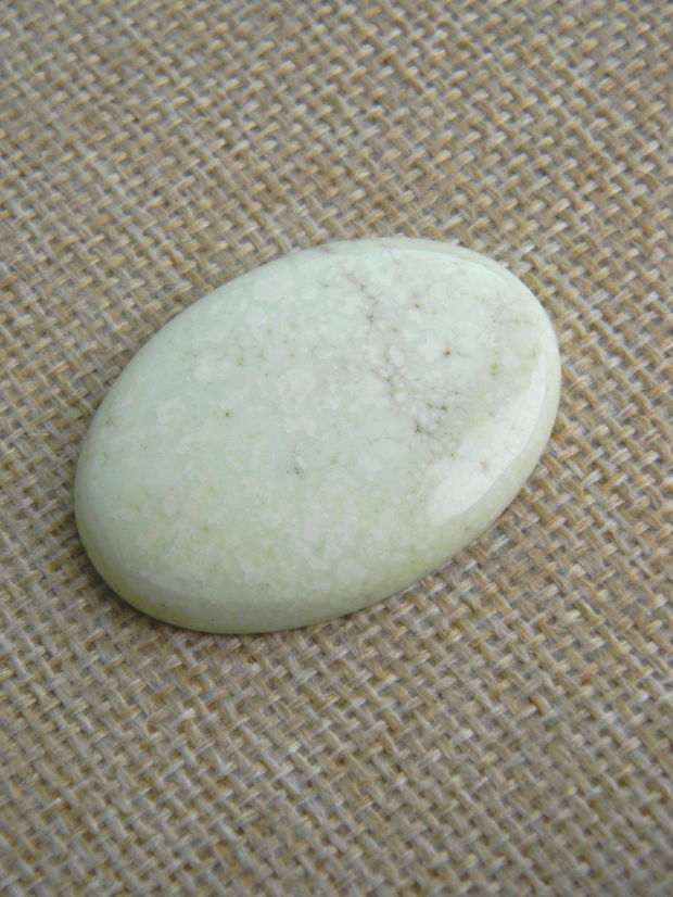 Caboson lemon chrysoprase (F33-1)